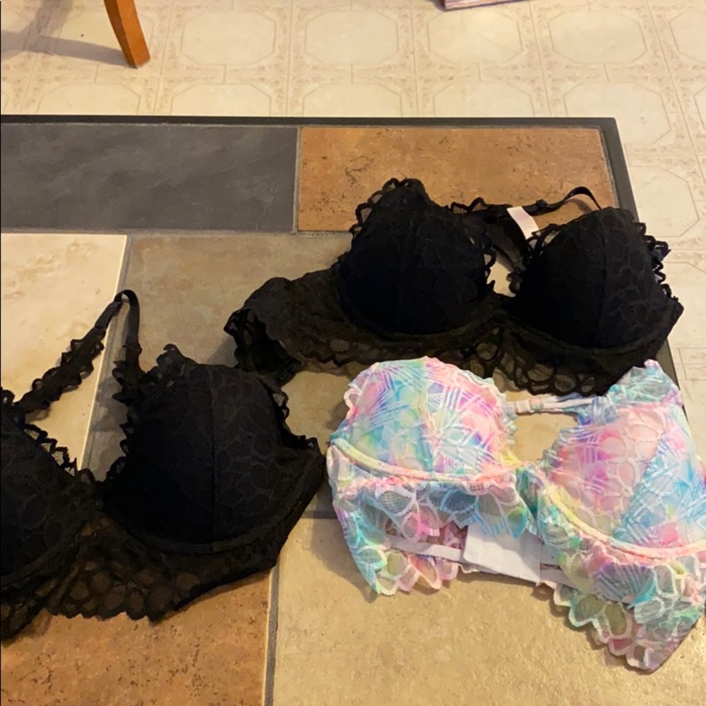 Pink Victoria’s Secret bralette bundle